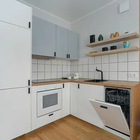 Trendy Polna In By Renters * Πόζναν